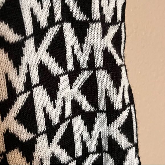 MICHAEL Michael Kors Black and White MK Knit Scarf - Picture 5 of 7